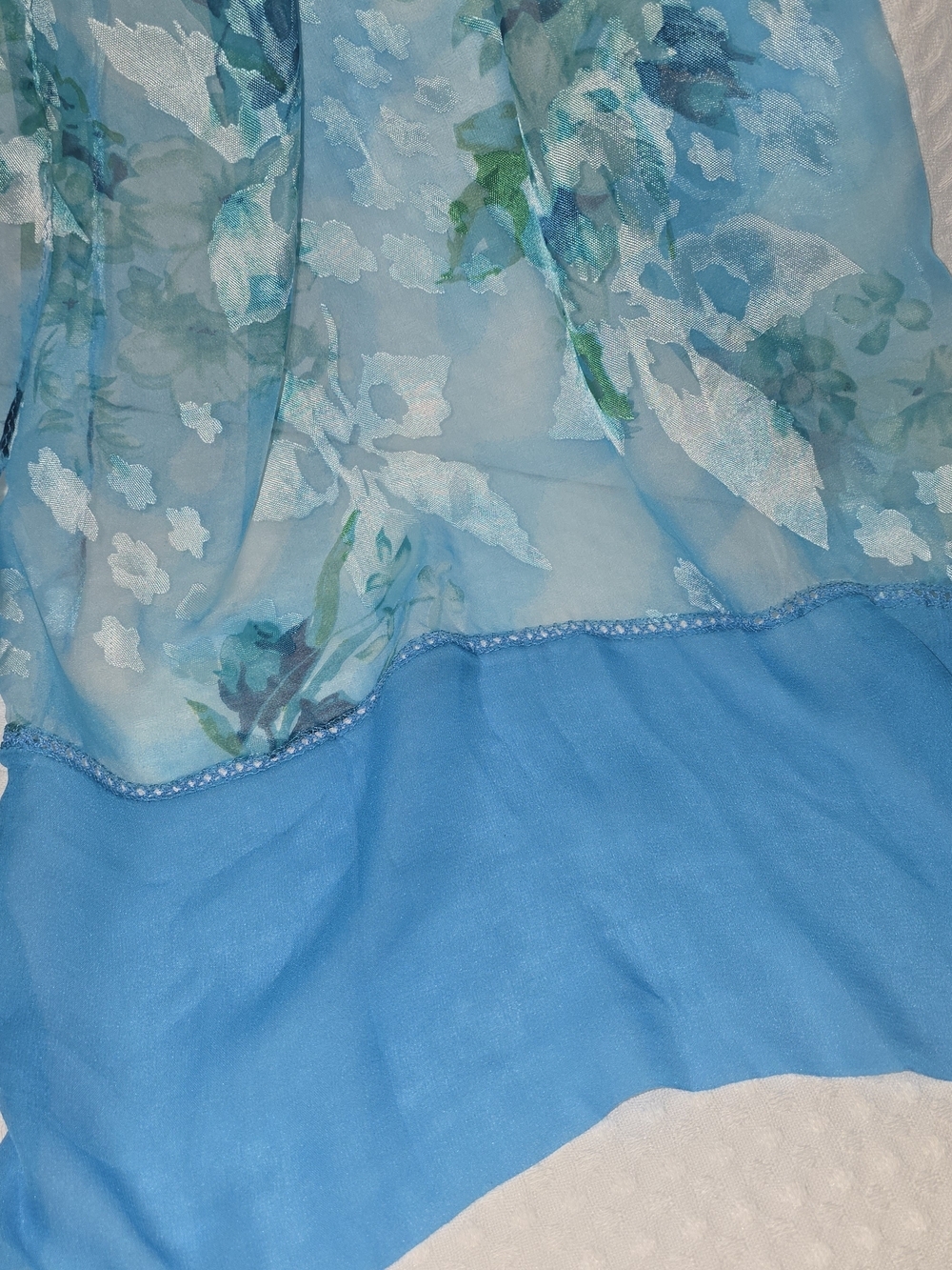VINTAGE LIGHT BLUE SHEER FLORAL SCARF WRAP AIRY LIGHTWEIGHT 100% SILK CLASSY - Picture 4 of 8